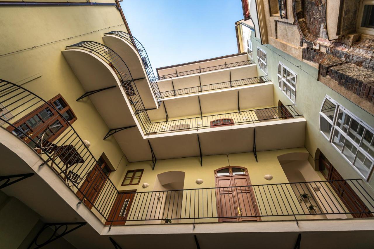 Charles Apartments In Old Town Прага Экстерьер фото