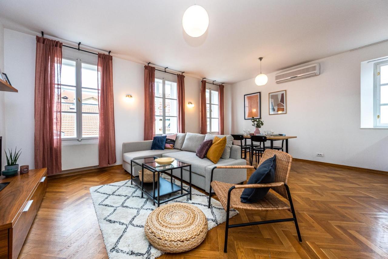 Charles Apartments In Old Town Прага Экстерьер фото