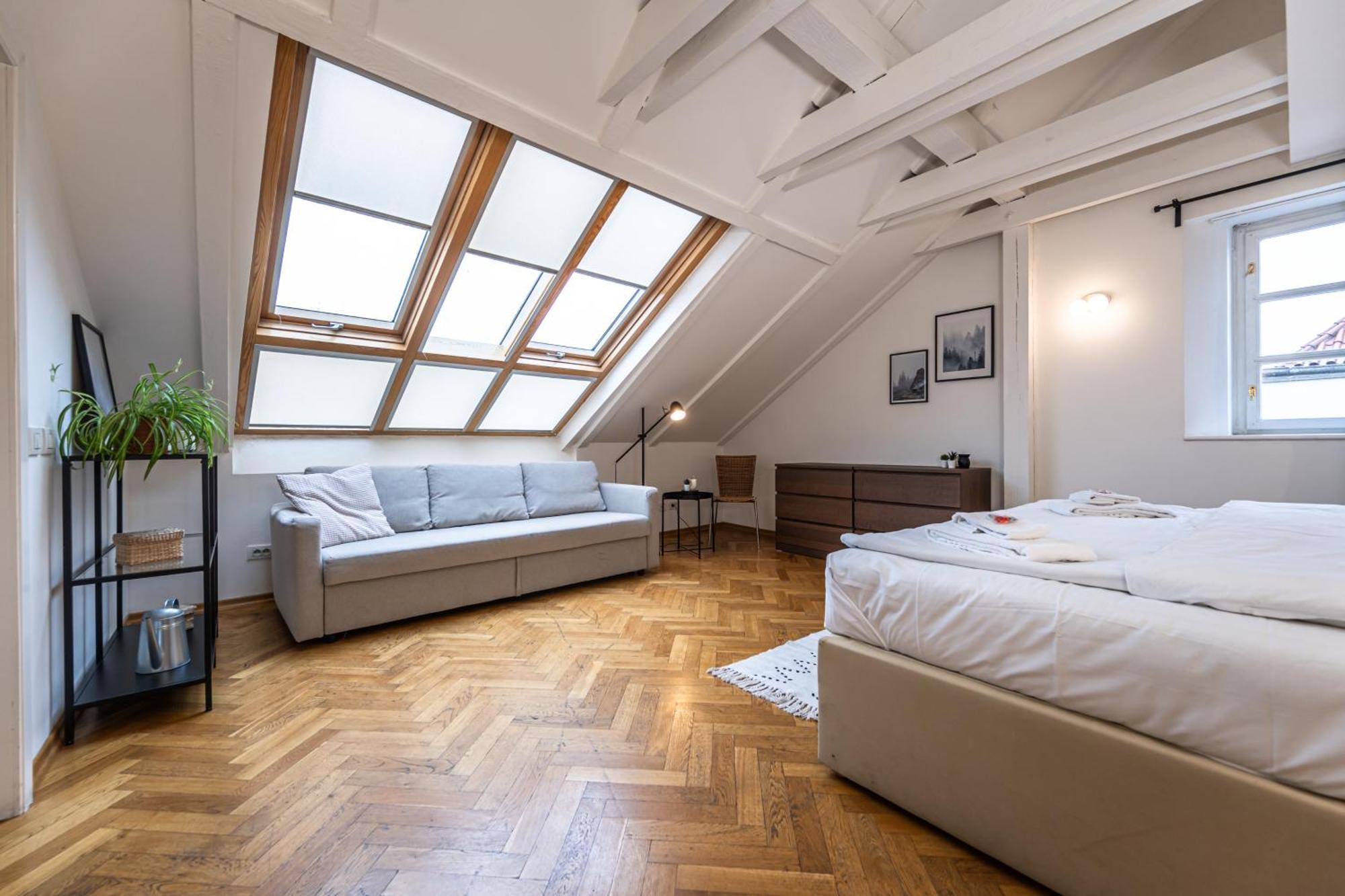 Charles Apartments In Old Town Прага Экстерьер фото
