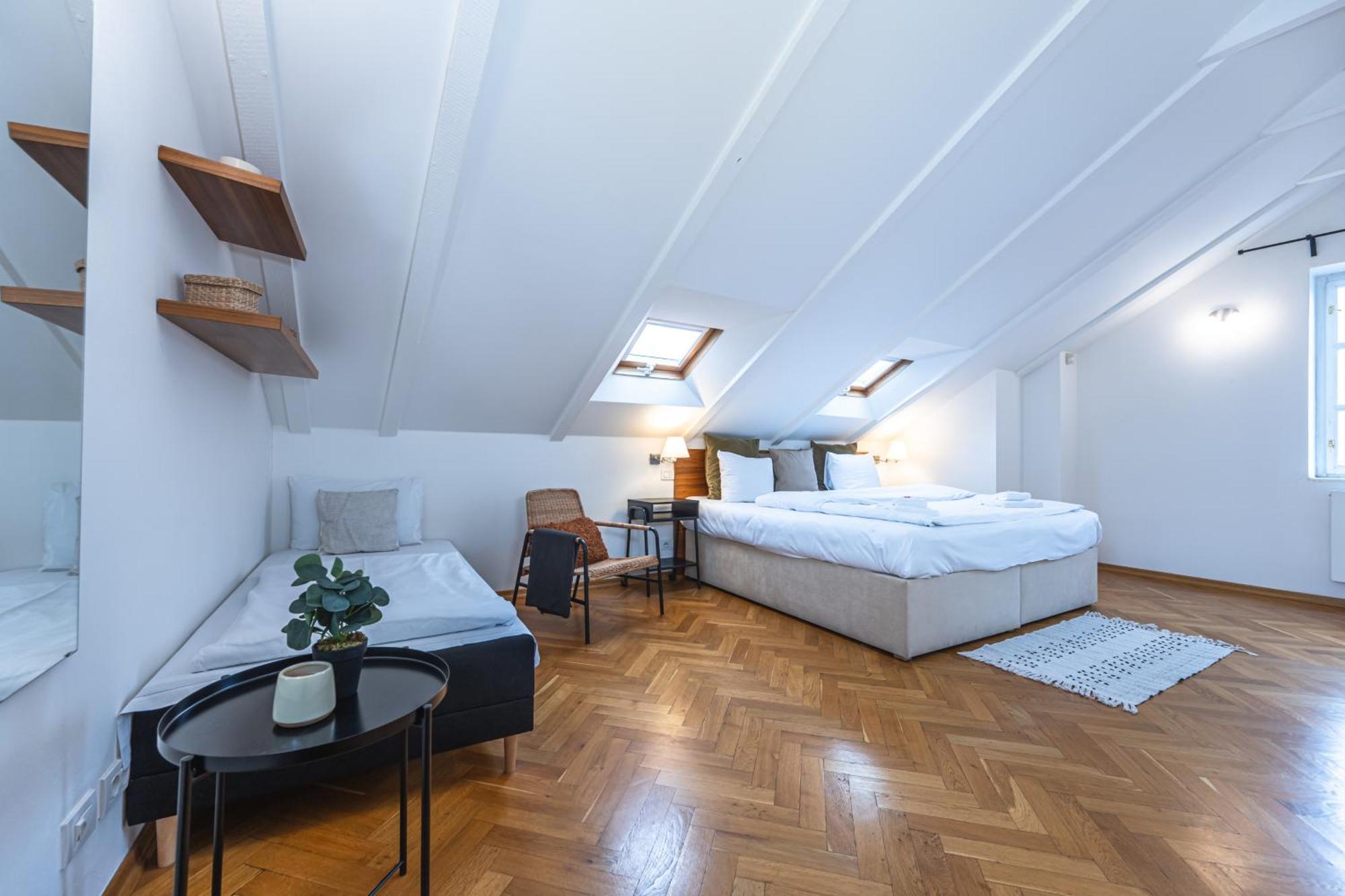 Charles Apartments In Old Town Прага Экстерьер фото