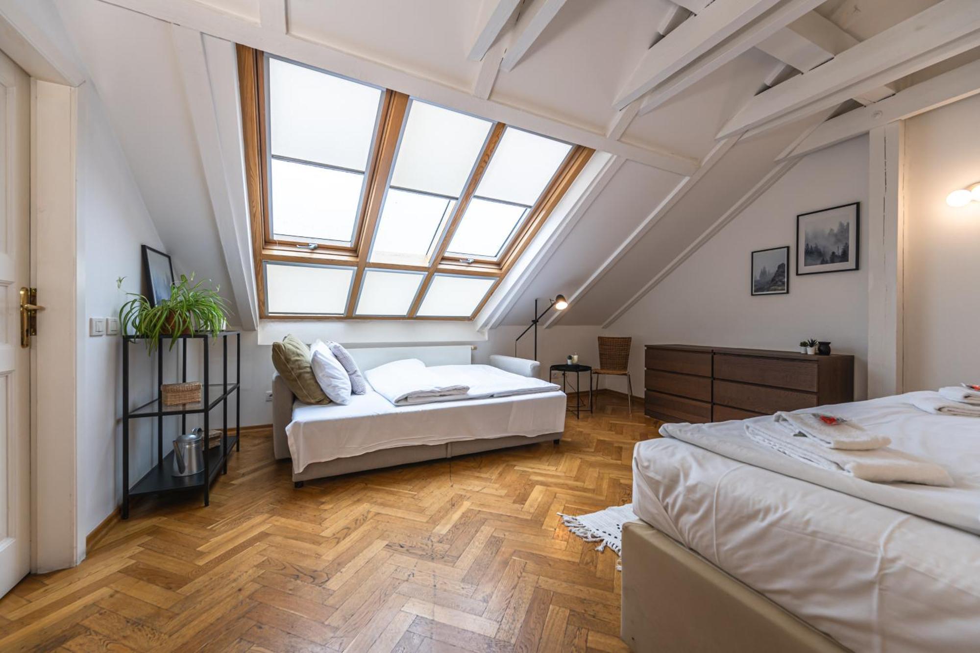 Charles Apartments In Old Town Прага Экстерьер фото