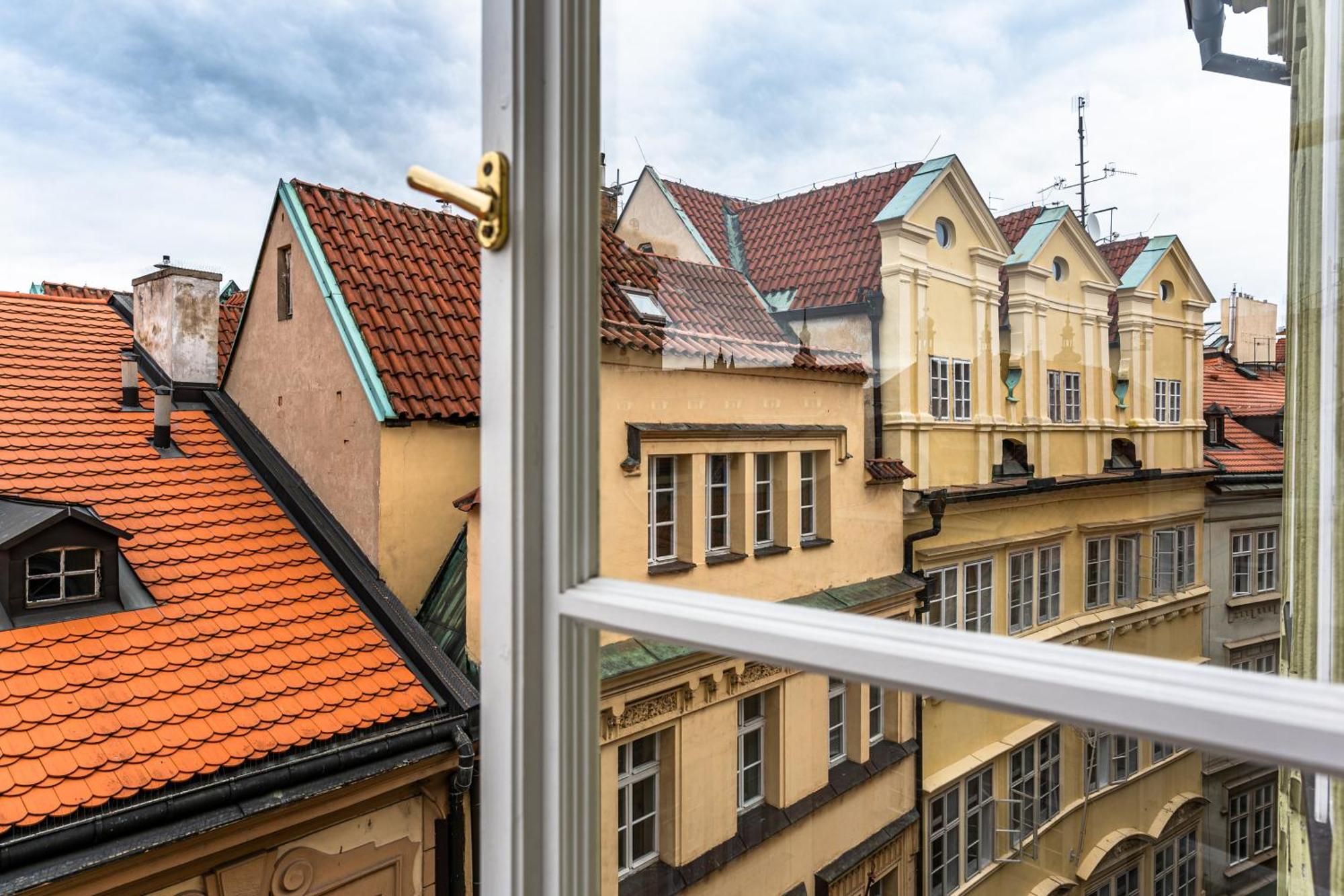 Charles Apartments In Old Town Прага Экстерьер фото